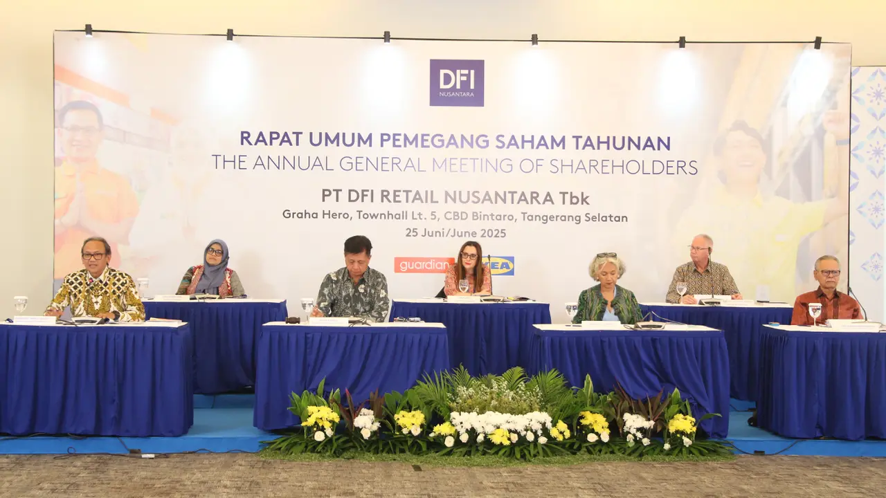 PT DFI Retail Nusantara Tbk (HERO)