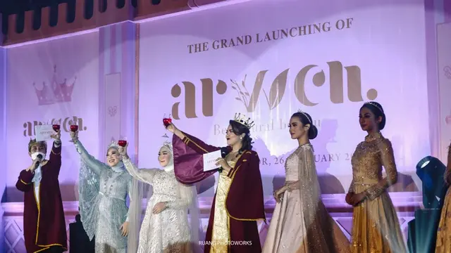 Nova Prastika Firdausi merupakan salah satu owner Arvven Kosmetik.