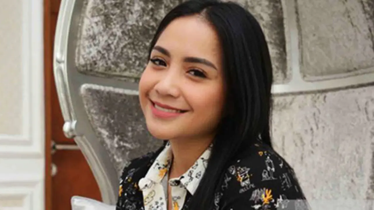 Nagita Slavina pandai bermake up/copyright: KapanLagi.com