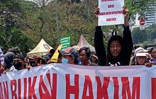 VIDEO: Politik Dinasti Meresahkan "Kalau Mau Jadi Pemimpin Anak Muda Harus Berprestasi!"