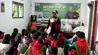 Sukarelawan UMKM Sahabat Sandi For Ganjar Mahfud terus menebarkan program bermanfaat dalam mengembangkan kemampuan pelaku UMKM, melalui pelatihan pembuatan sabun cuci di Kecamatan Rumbai, Kota Pekanbaru, Riau, Minggu (3/12/2023) (Istimewa)