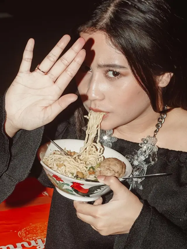 Prilly Latuconsina