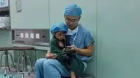 Mengharukan, Kisah Dokter dan Gadis Kecil di Ruang Operasi