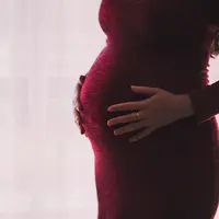 Preeklamsia menjadi penyebab utama kesakitan dan kematian ibu dan bayi di Indonesia. Kenali faktor risikonya. (pexels/freestocksorg).