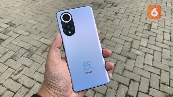 Bodi belakang Huawei Nova 9. (Liputan6.com/ Yuslianson)