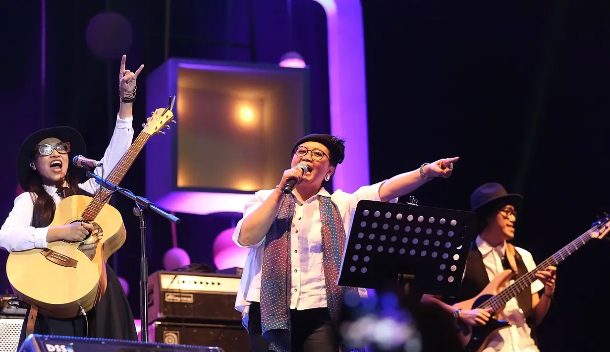 Band para Menteri Kabinet Jokowi Elek Yo Band sukses membuat heboh Java Jazz Festival 2018. Tujuh menteri itu antusias menghibur para pengunjung pada hari pertama. (Bambang E Ros/Bintang.com)