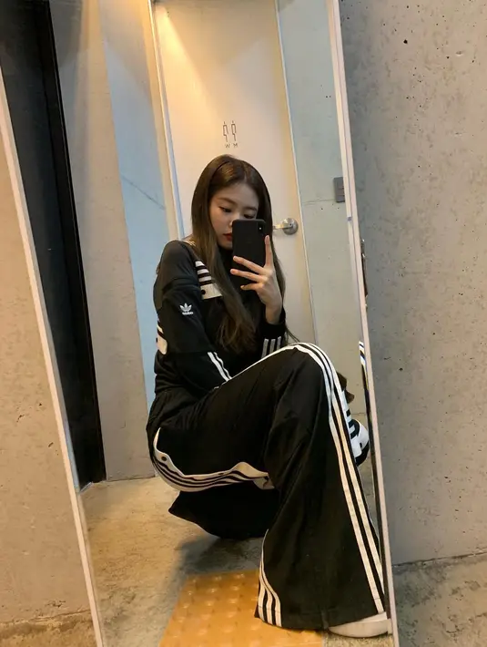 (Instagram/jennierubyjane)