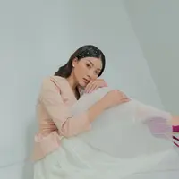 Sarwendah Tan ungkap alasan dibalik cuci baju sendiri dibandingkan suruh Asisten Rumah Tangga (ART). [Foto: IG/sarwendah29].