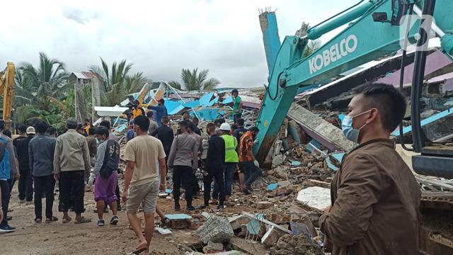 Evakuasi Korban Gempa Mamuju di Rumah Sakit Mitra Manakarra