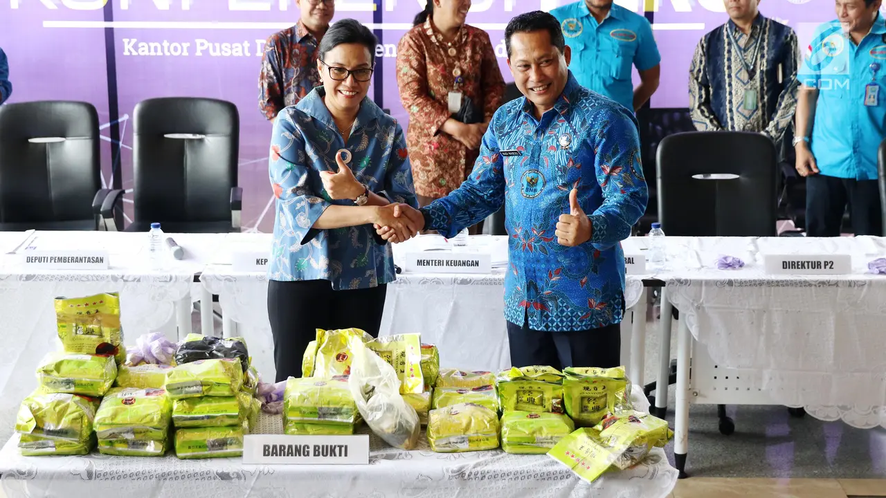 Senyum Sri Mulyani Saat Pamerkan 40 Kilogram Sabu