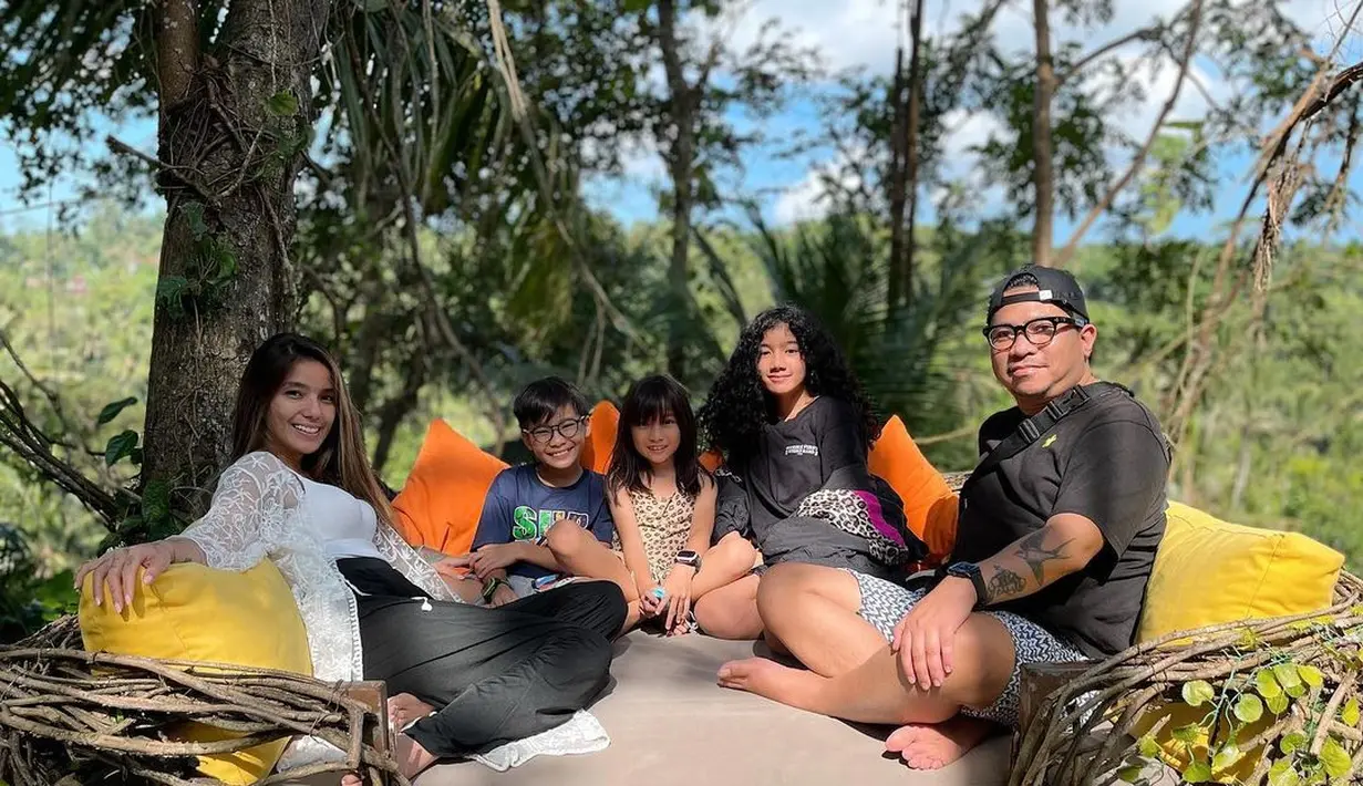 [Instagram/itssheilamj]