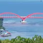 Jembatan Holtekamp Jayapura yang dilihat dari ketinggian di Bukit Skyline. (Liputan6.com/Katharina Janur)