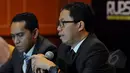 CEO PT. Liga Indonesia, Joko Driono dan Tigorshalom Sekretaris Umum PT. Liga Indonesia memberikan keterangan pers usai menggelar Rapat Umum Pemegang Saham (RUPS) Liga Indonesia di Hotel Borobudur, Jakarta, Rabu (13/5/2015). (Liputan6.com/Andrian M Tunay)