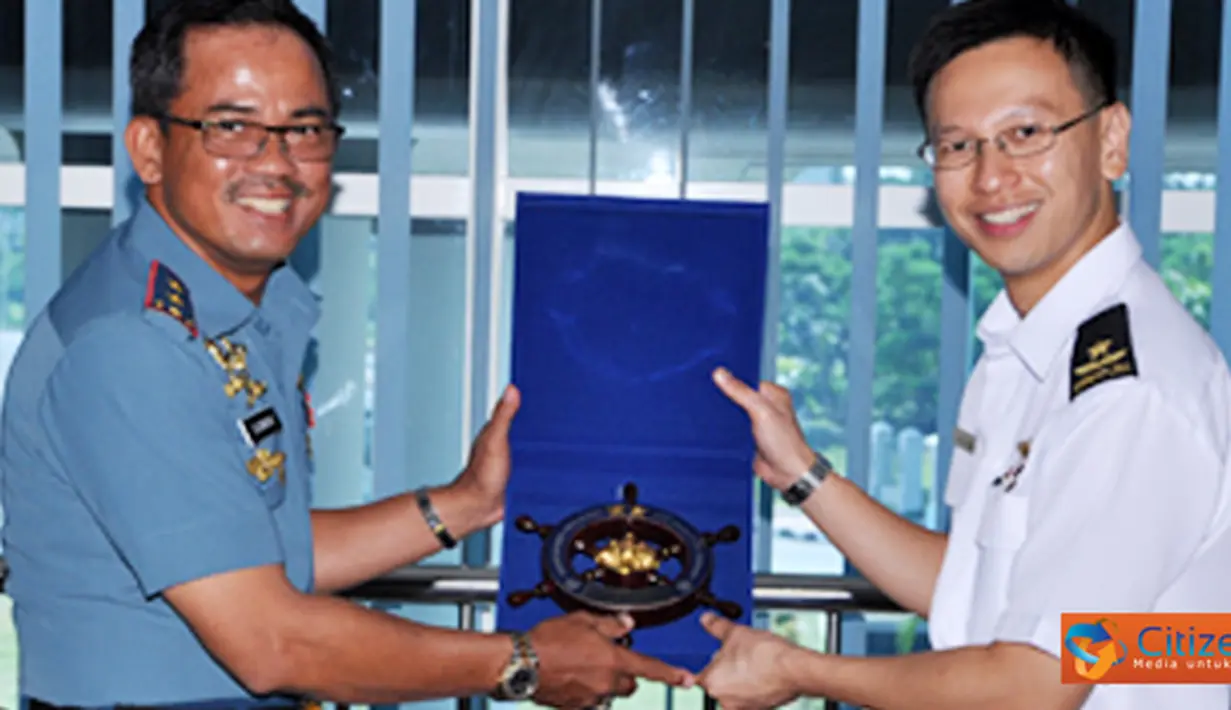 Citizen6, Surabaya: Kunjungan pertama datang dari Royal Singapore Navy di pimpin langsung Panglima Armada Singapura (Fleet Comander RSN) Rear Admiral Lai Chung Han di dampingai 4 delegasi LCT. (Pengirim: Penkobangdikal)