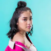 Baila Fauri tampil beda dengan hits singlenya berjudul Eye 2 Eye. (Seven Music)