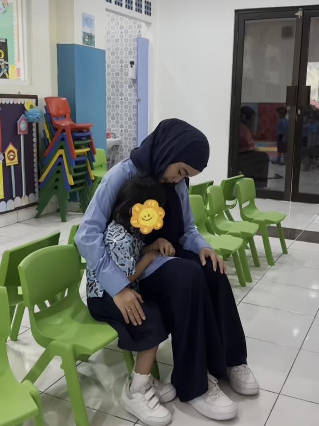 Ingin terhindar dari penyakit ain, Chacha Frederica pilih tutup wajah anak [Instagram/chafrederica]