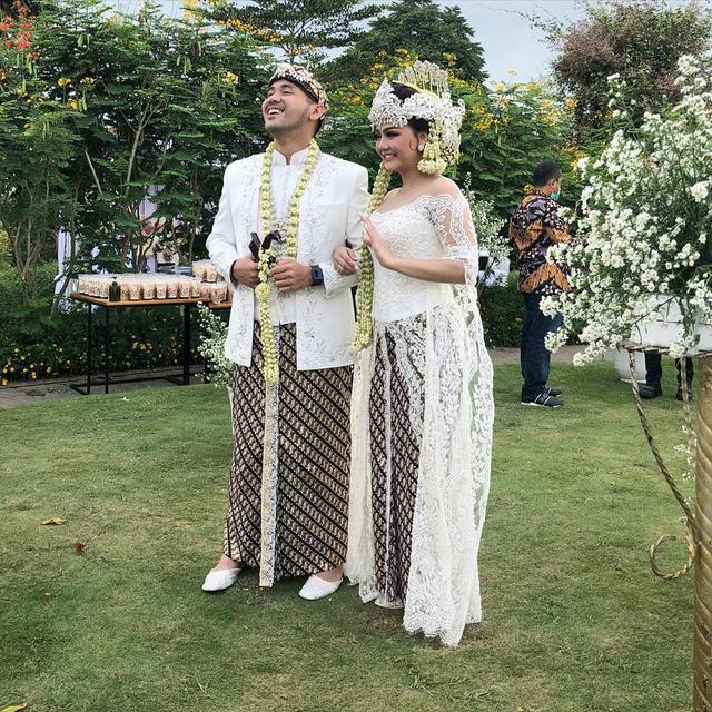 7 Potret Pernikahan Jenita Janet dengan Pengusaha Danu Sofwan