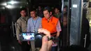 Ketua DPD Partai NasDem kota Brebes, Amir Mirza Hutagalung usai menjalani pemeriksaan di gedung KPK, Jakarta, Rabu (30/8). (Liputan6.com/Helmi Afandi)