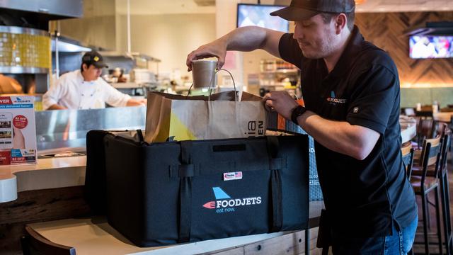 Ilustrasi delivery makanan