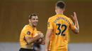 Bek Wolverhampton Wanderers, Jonny Otto, merayakan gol yang dicetaknya ke gawang Crystal Palace pada laga lanjutan Premier League di Molineux Stadium, Selasa (21/7/2020) dini hari WIB. Wolves menang 2-0 atas Crystal Palace. (AFP/Martin Rickett/pool)