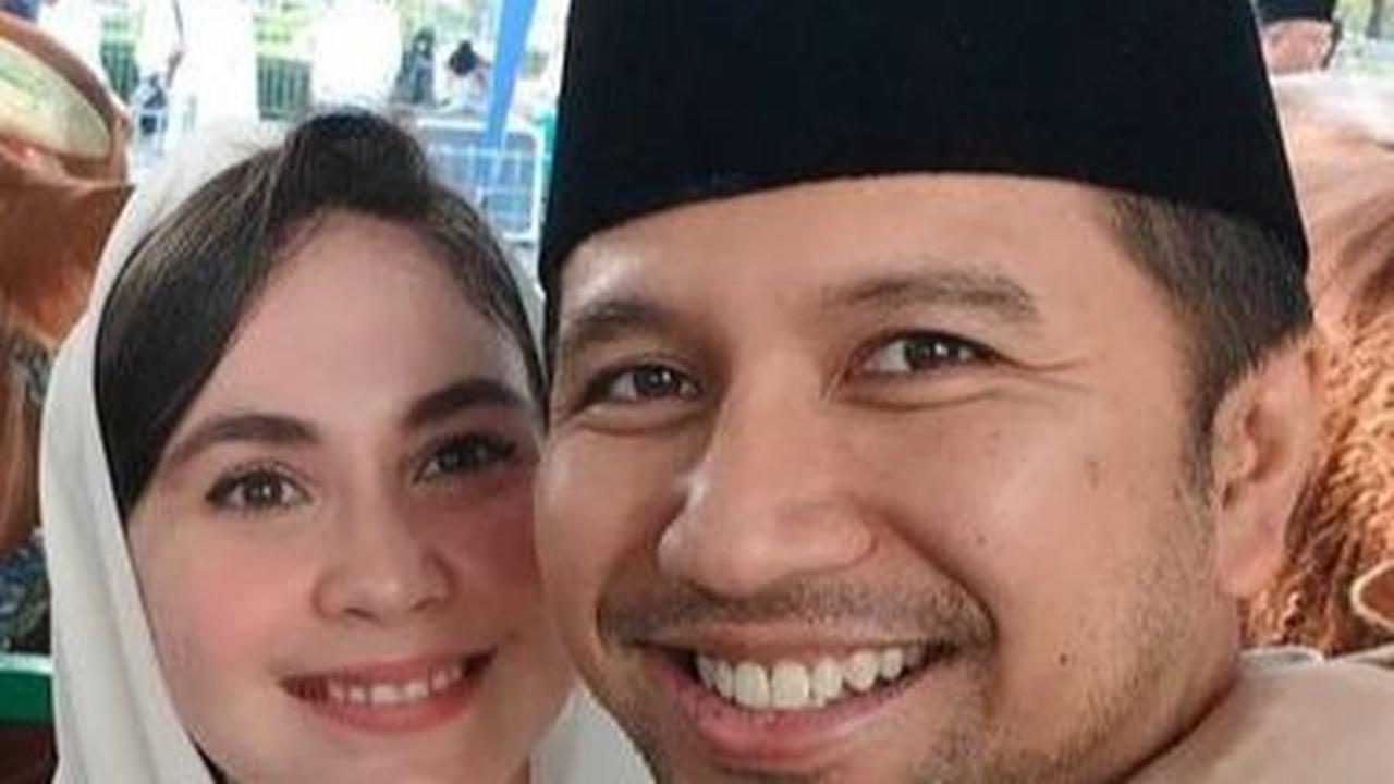 Tak Malu Pamer Kemesraan, Intip Potret Romantis Emil Dardak dan Arumi Bachsin