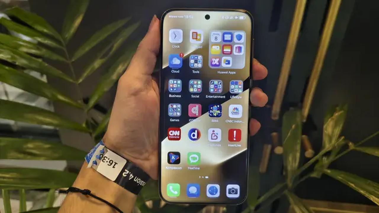 Tampak depan Huawei Pura 80 Ultra.(Liputan6.com/ Anka Fergy Agustian)
