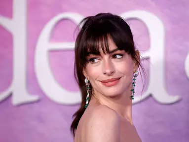 Aktris AS Anne Hathaway menghadiri pemutaran perdana "The Idea of ​​You" Prime Video di Jazz di Lincoln Center di New York City, Senin (29//4/2024). (KENA BETANCUR / AFP)