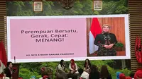 Istri calon presiden (capres) Ganjar Pranowo, Siti Atikoh menyoroti perlunya keberadaan psikolog atau psikiater profesional di setiap sekolah demi menjaga kesehatan mental atau mental health anak muda bangsa. (Liputan6.com/Nanda Perdana Putra)