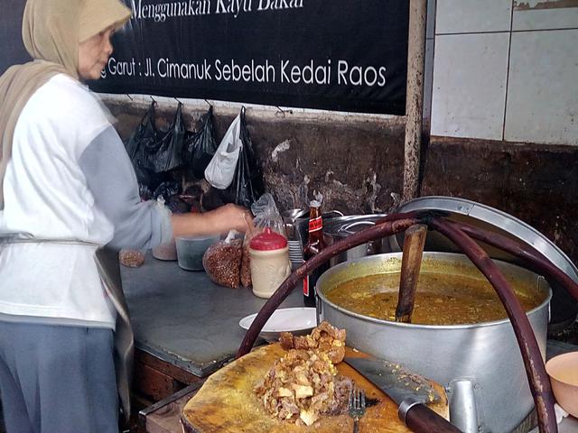 Sarapan Pagi Nikmat Dengan Semangkuk Soto Legendaris Garut Regional Liputan6 Com