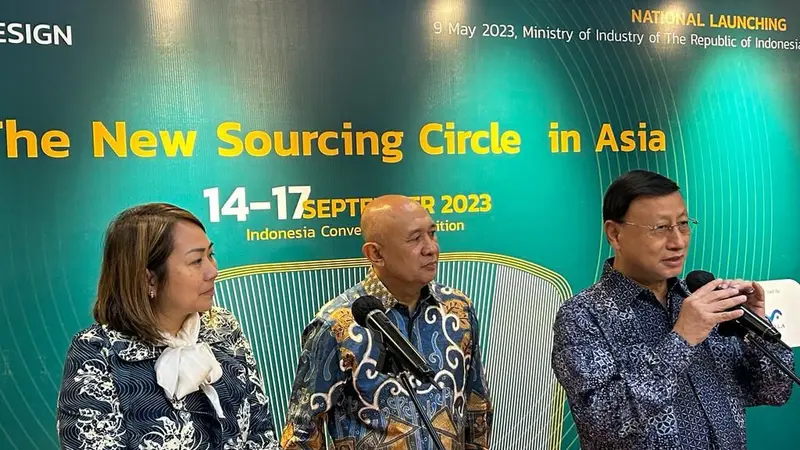 Menteri Koperasi dan UKM Teten Masduki dalam Launching Nasional Pameran furnitur internasional atau Indonesia Meubel and Design Expo (IFFINA) 2023, di Kementerian Perindustrian, Selasa (9/5/2023). IFFINA kembali digelar pada 14-17 September 2023.