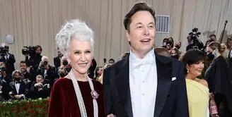 Elon Musk turut menghadiri ajang fesyen bergengsi dunia, Met Gala 2022. Tahun ini, Met Gala mengusung tema ‘Gilded Glamour and White Tie’ untuk dress code para tamu. (Instagram/the.thinkings).
 