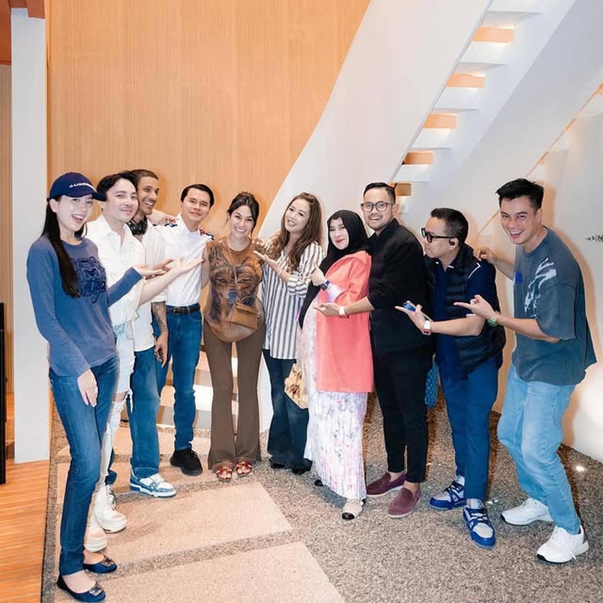 9 Potret Seleb yang Hadir di Pembukaan Resto Nikita Mirzani, Ada Raffi Ahmad hingga Olla Ramlan