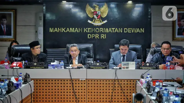 MKD DPR Putuskan Hentikan Kasus Effendi Simbolon