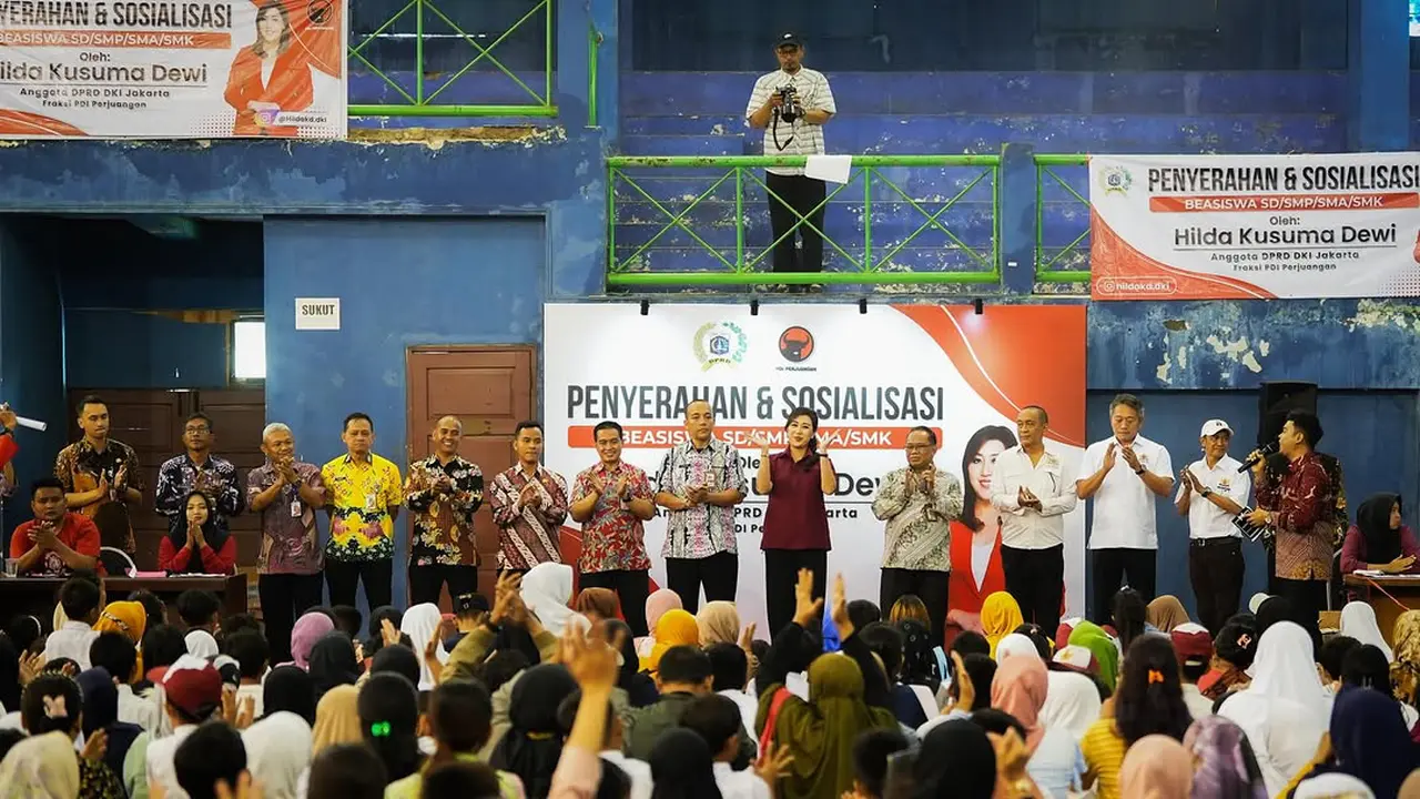 Penyerahan dan sosialisasi beasiswa Program Indonesia Pintar (PIP) Aspirasi kepada peserta didik di Jakarta Barat (Istimewa)