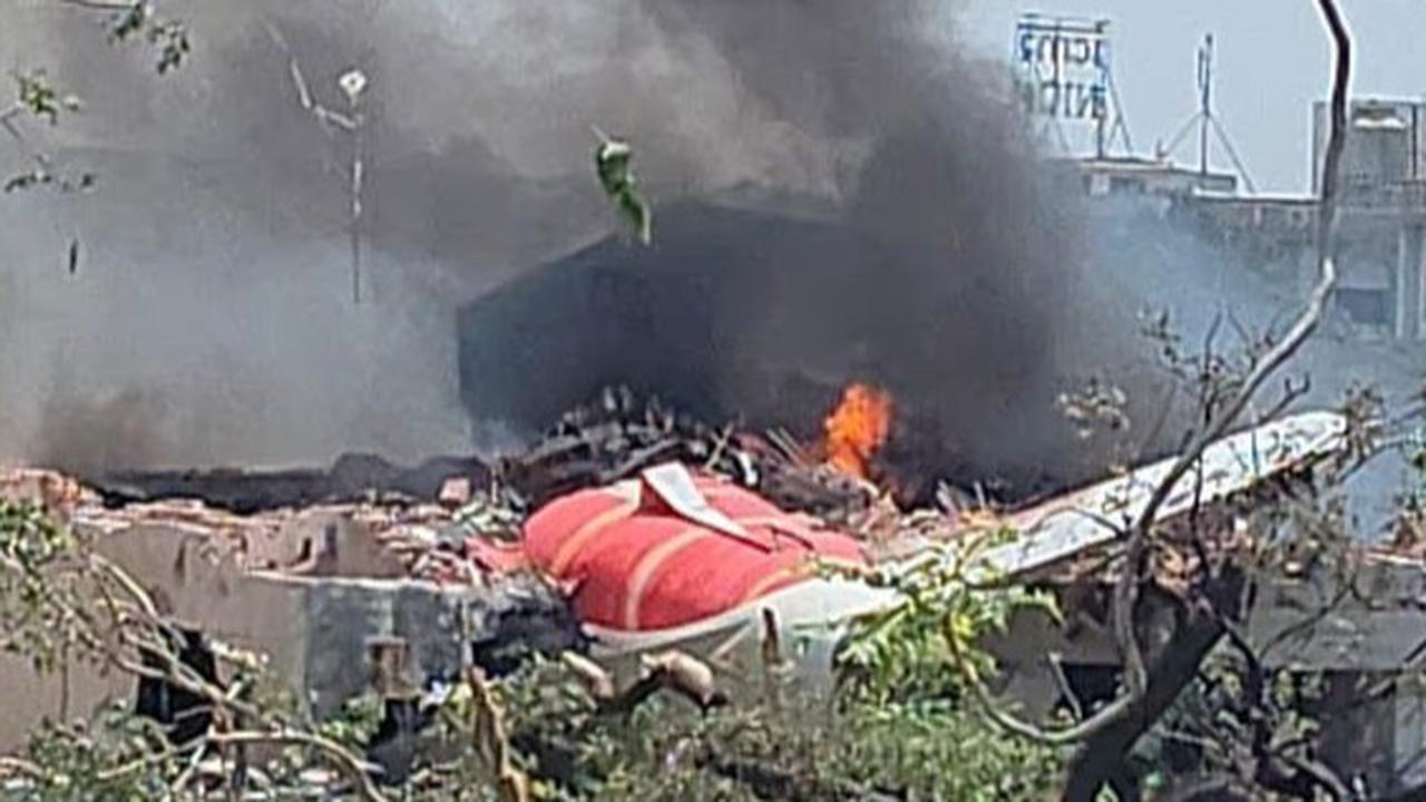 Pesawat Air India Jatuh, Kemlu Pastikan Tidak Ada Warga Indonesia