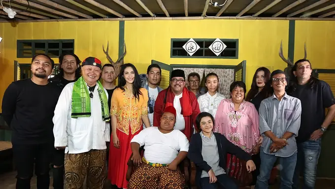 [Bintang} Armada Band OST Si Doel The Movie