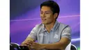 Pebalap Manor Racing F1, Rio Haryanto menjawab pertanyaan wartawan saat press conference di Sirkuit Albert Park, Australian Formula One Grand Prix, Melbourne.Kamis (17/3/2016). (REUTERS/Brandon Malone)