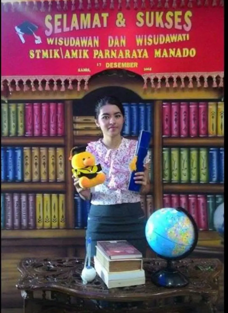 Brenda sempat bekerja sebegai kuli bangunan. | Sumber Foto: facebook.com/brenda.salea