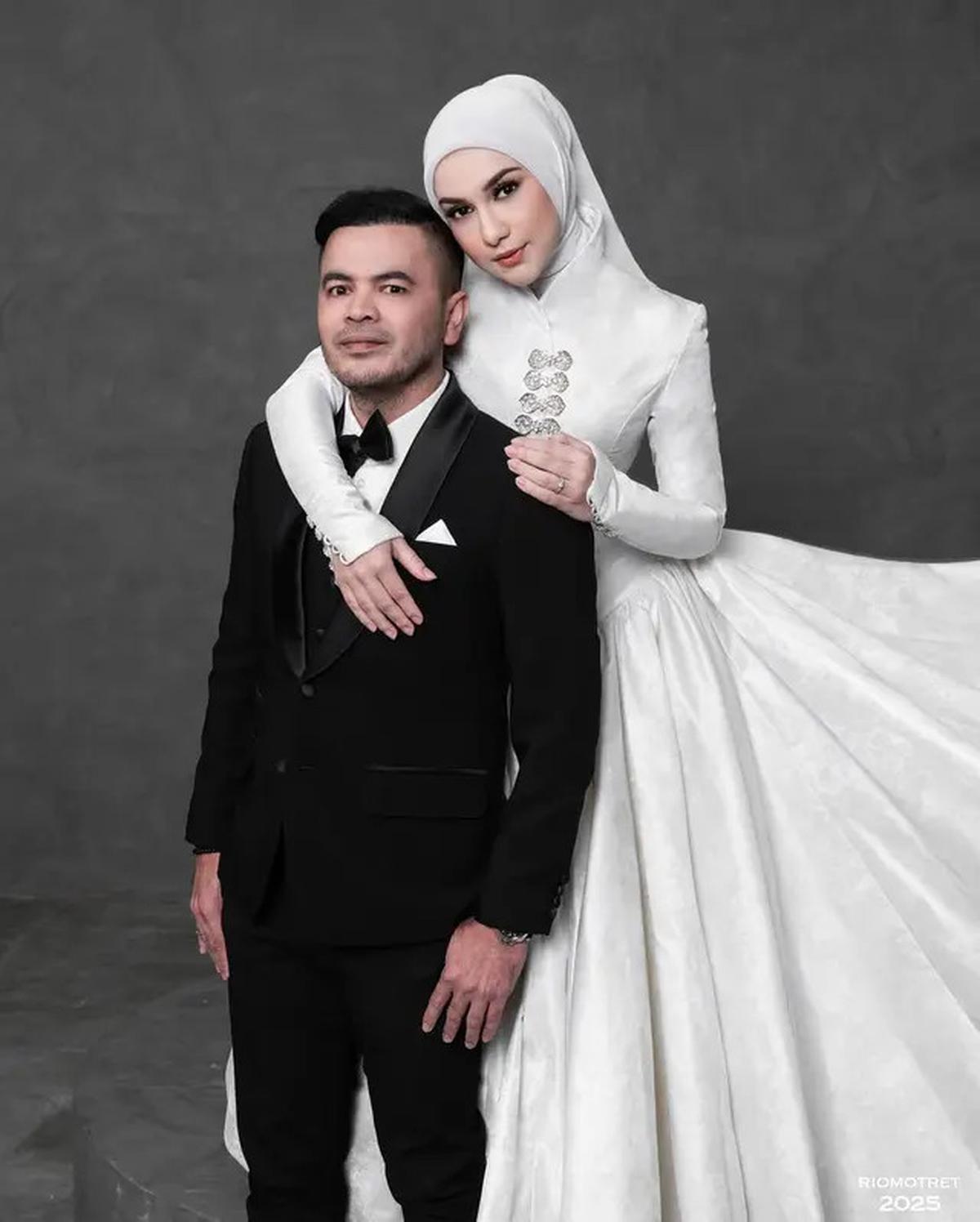 Photoshoot Irish Bella Bersama Keluarga, Inspirasi Menarik Outfit Formal dan Bertema Adat