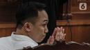 Terdakwa Ricky Rizal menjalani sidang lanjutan pemeriksaan saksi kasus pembunuhan berencana Brigadir Yosua Hutabarat atau Brigadir J di Pengadilan Negeri Jakarta Selatan, Senin (7/11/2022). Sidang lanjutan kasus Ferdy Sambo kali ini ada penggabungan terdakwa, Eliezer, Ricky Rizal dan Kuat Ma'ruf. (Liputan6.com/Johan Tallo)