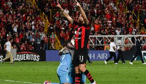 Gelandang Alajuelense, Diego Campos, yang dikabarkan merapat ke Bali United pada putaran kedua BRI Super League 2025/2026. (Ezequiel BECERRA / AFP)