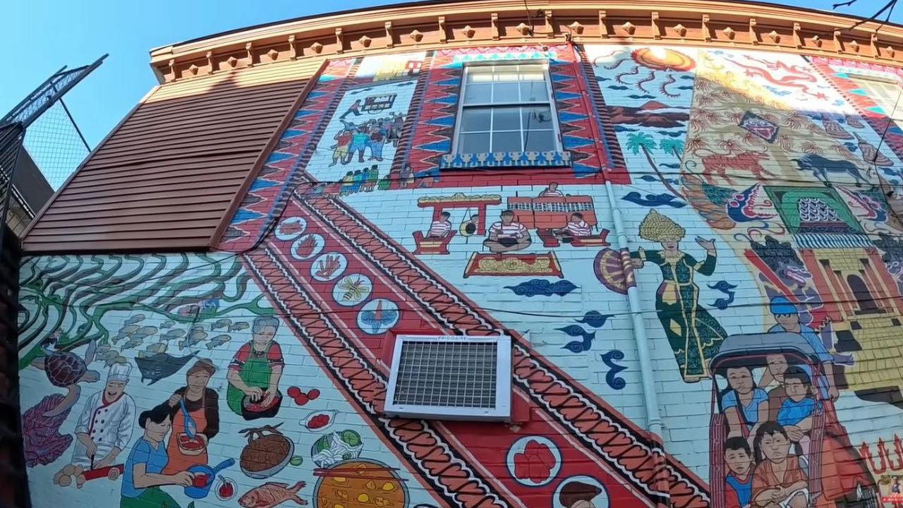 Menikmati Mural Seperti di Indonesia