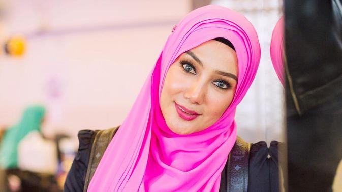 Erra Fazira, Mantan Istri Emran Ini Secantik Laudya 