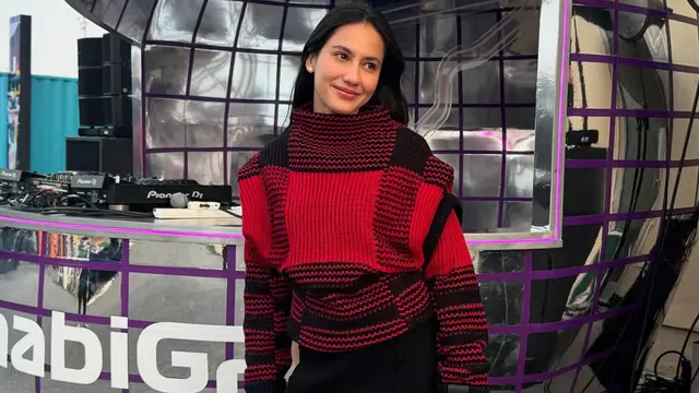 Gaya Pevita Pearce dan Suami Tampil Serasi dengan Topi Ferrari Saat Nonton F1 Abu Dhabi