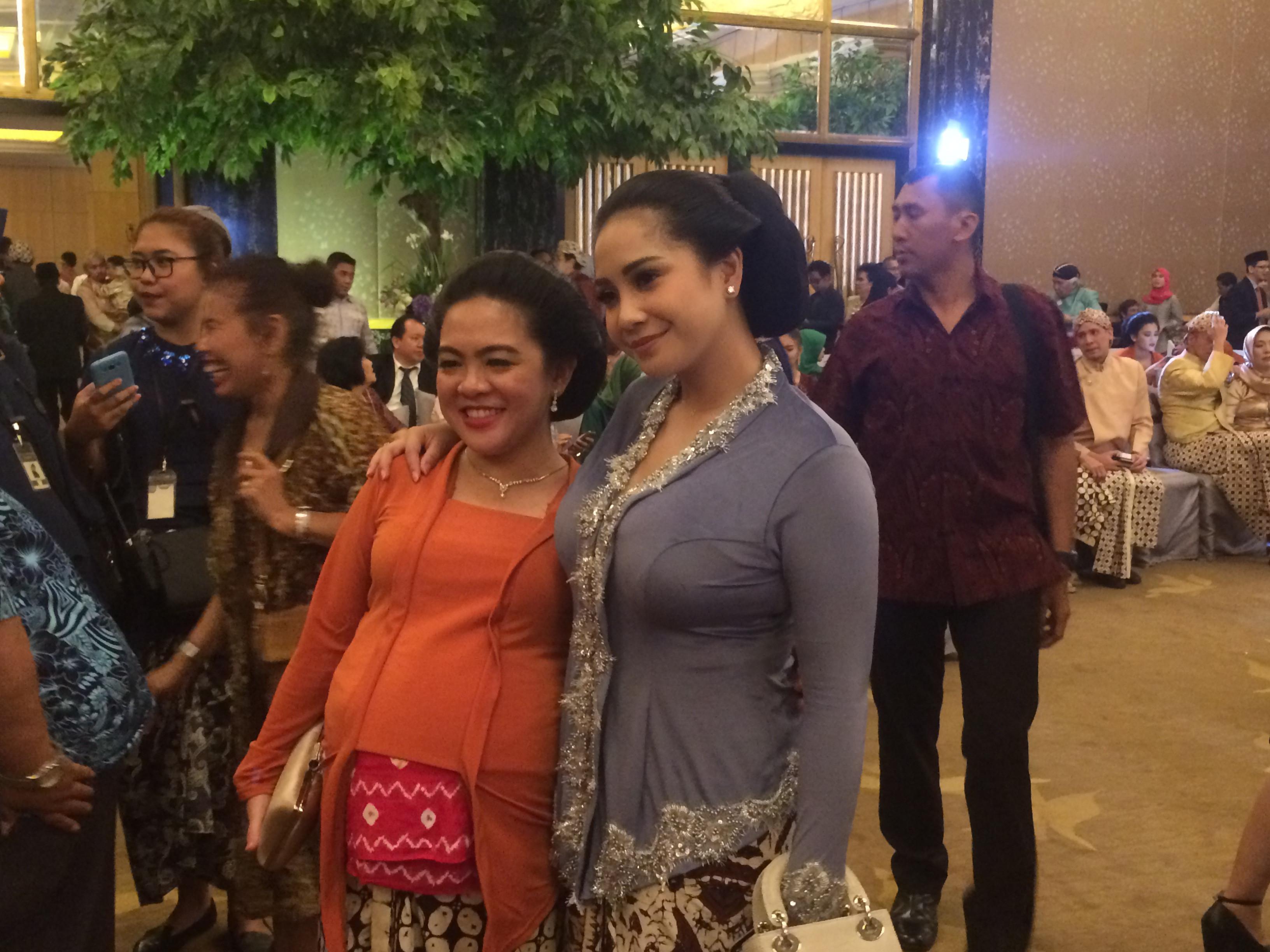 Nagita Slavina Tak Ditemani Raffi Ahmad Di Pernikahan Adiknya Showbiz Liputan6 Com