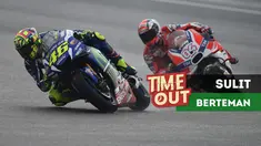 Andrea Dovizioso mengungkapkan penyebab dirinya tak begitu dekat dengan pebalap MotoGP asal Italia lainnya, Valentino Rossi.
