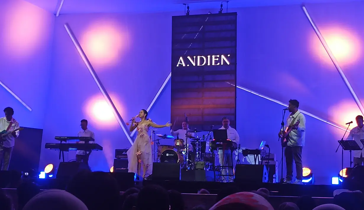 Andien di Java Jazz Festival 2024. [Foto: Lanny Kusuma/Fimela]