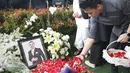 Ariel Noah dan BCL di Pemakaman Ashraf Sinclair (Bambang E Ros/Fimela.com)