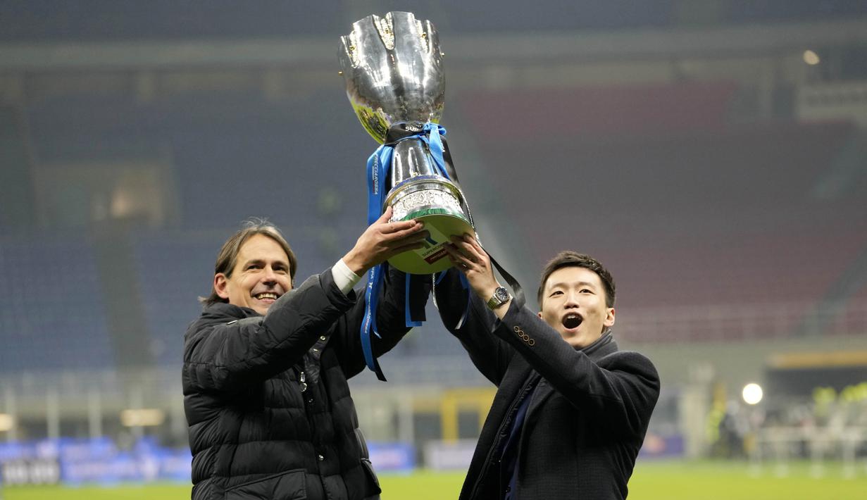 Berkat kemenangan dramatis itu Inter Milan keluar sebagai juara Supercoppa Italiana 2021 sekaligus menasbihkan diri sebagai tim terbaik di Italia. (AP/Luca Bruno)