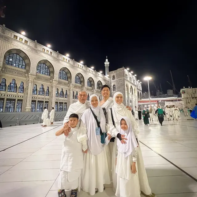 6 Artis Ini Tahun Baru di Tanah Suci, Akhir 2023 Jadi Lebih Bermakna